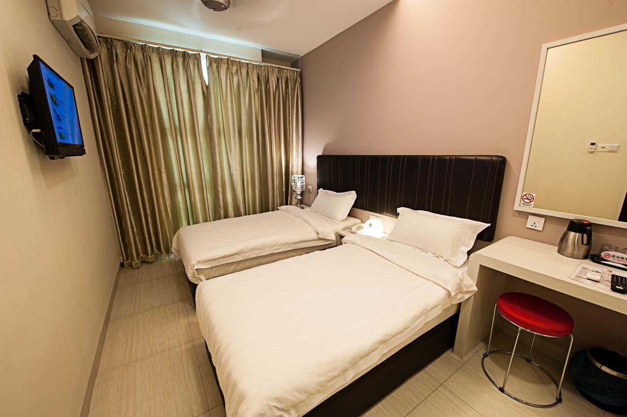Seven Hotel Putatan Εξωτερικό φωτογραφία