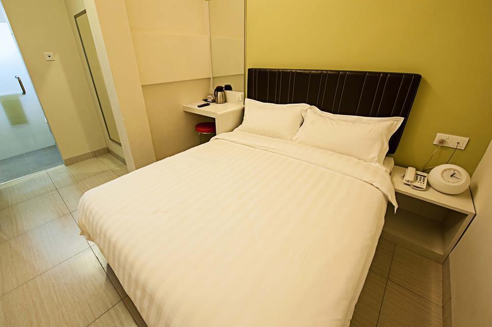 Seven Hotel Putatan Εξωτερικό φωτογραφία