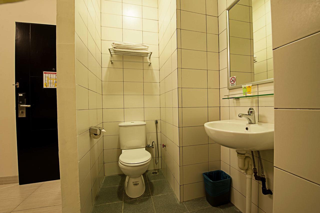 Seven Hotel Putatan Εξωτερικό φωτογραφία