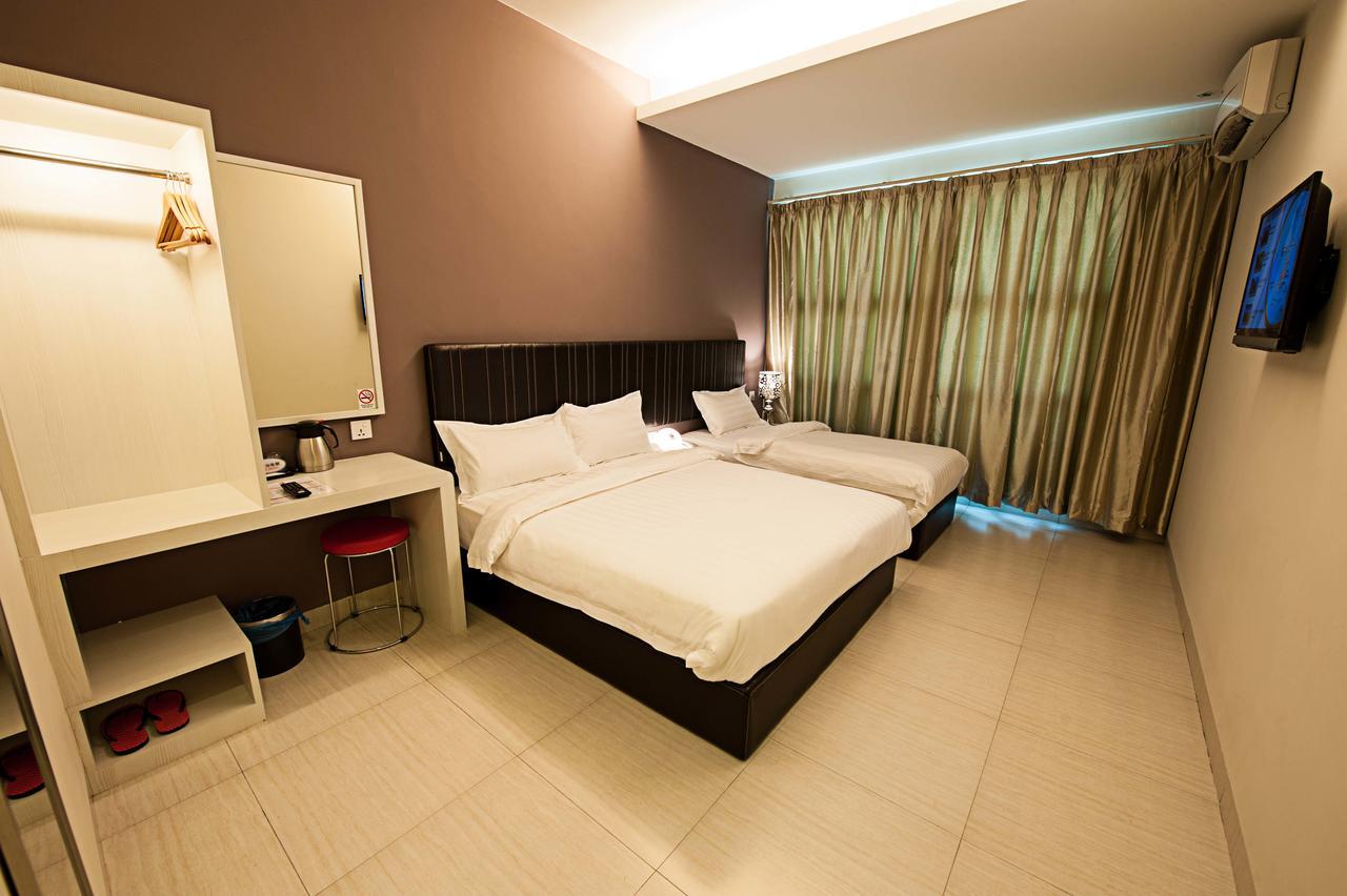 Seven Hotel Putatan Εξωτερικό φωτογραφία